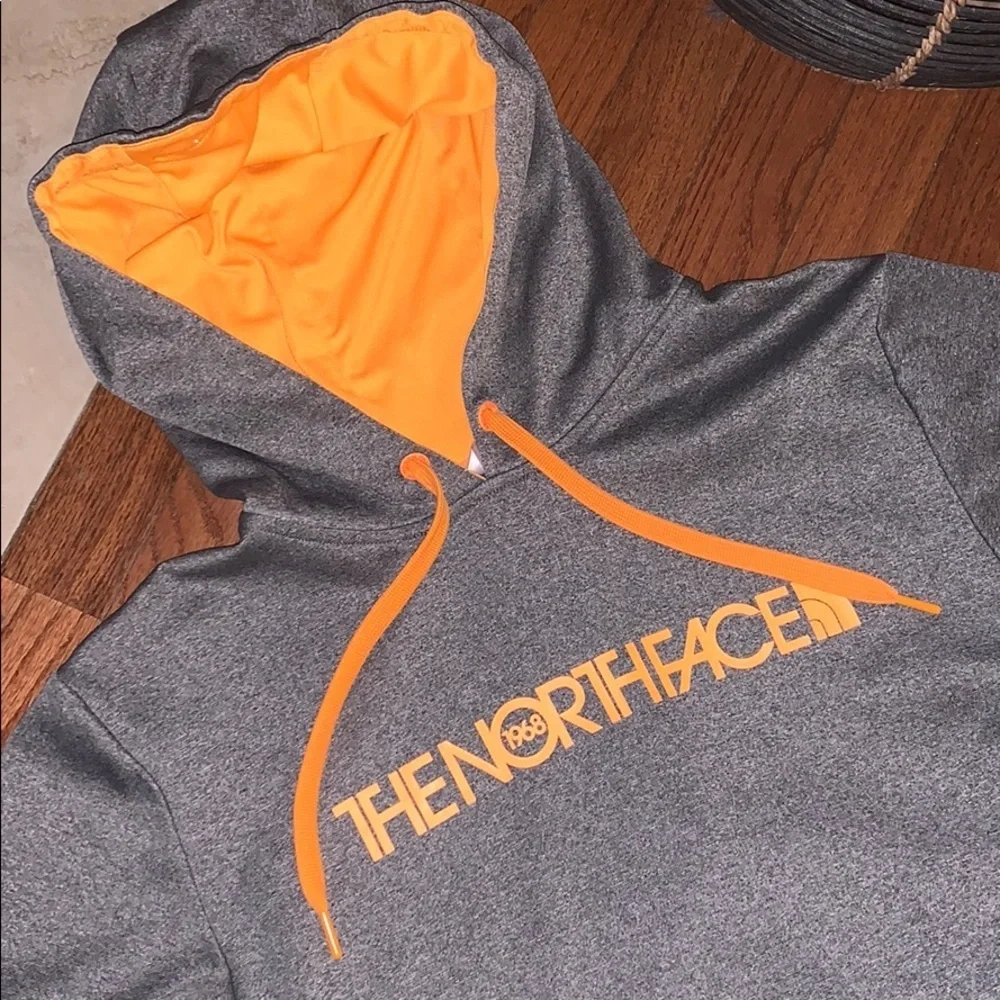 NWOT The North Face hoodie sweatshirt M